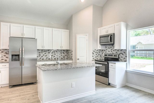 9812 Arbor Oak, Willis, TX 77318