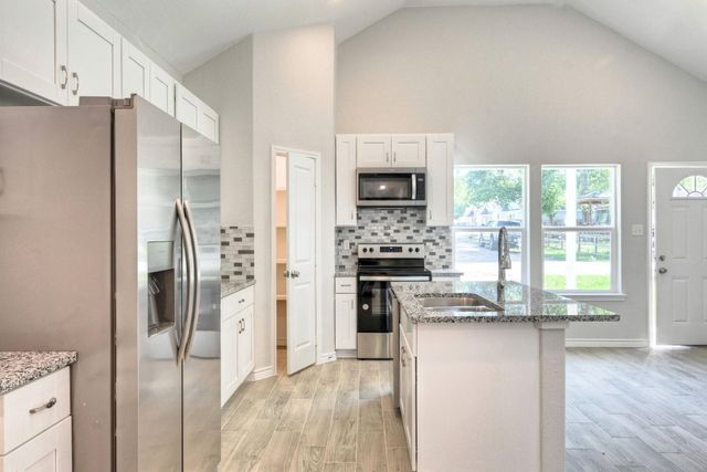 9812 Arbor Oak, Willis, TX 77318