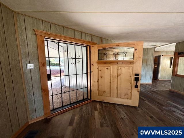 1935 Icabod St NE, Salem, OR 97305