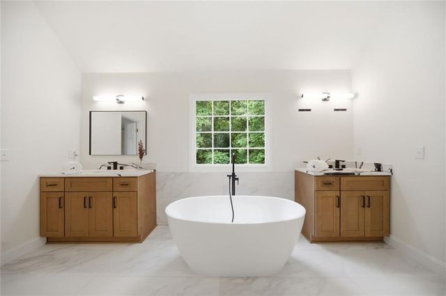 3075 Park Chase, Alpharetta, GA 30022