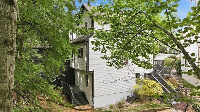 3075 Park Chase, Alpharetta, GA 30022