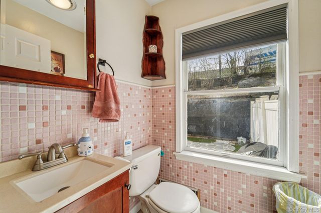16 Washington Place, Newburgh, NY 12550