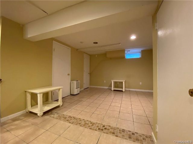 16 Washington Place, Newburgh, NY 12550