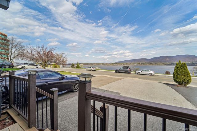 16 Washington Place, Newburgh, NY 12550