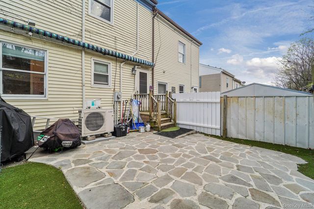 16 Washington Place, Newburgh, NY 12550