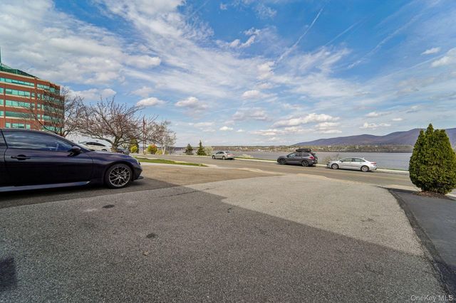 16 Washington Place, Newburgh, NY 12550