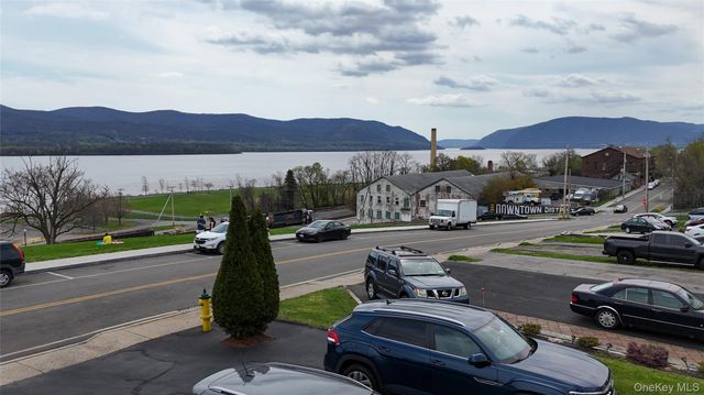 16 Washington Place, Newburgh, NY 12550