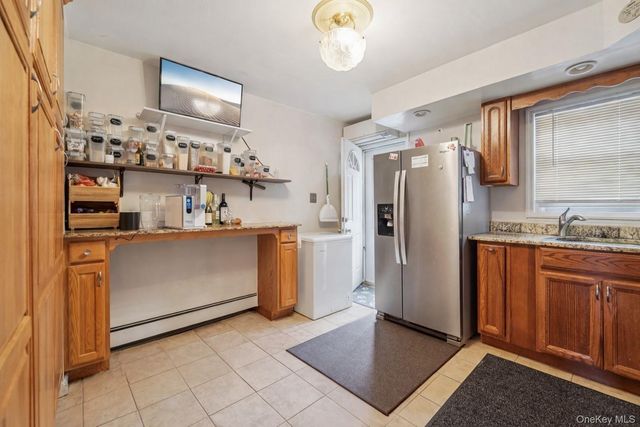 16 Washington Place, Newburgh, NY 12550