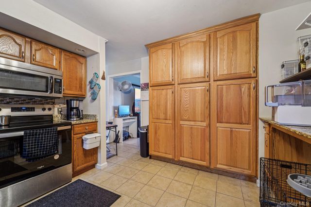 16 Washington Place, Newburgh, NY 12550