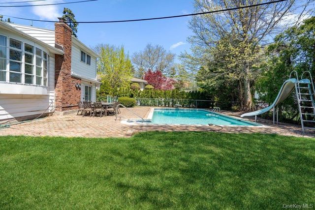 18 Herkimer Avenue, Jericho, NY 11753