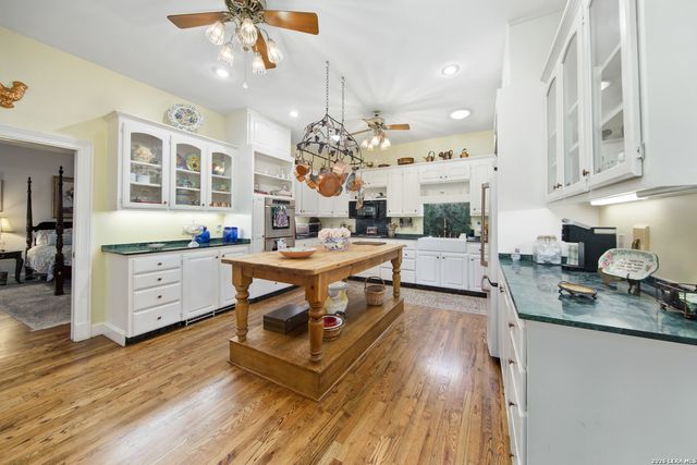 2 Rugby Lane, San Antonio, TX 78257