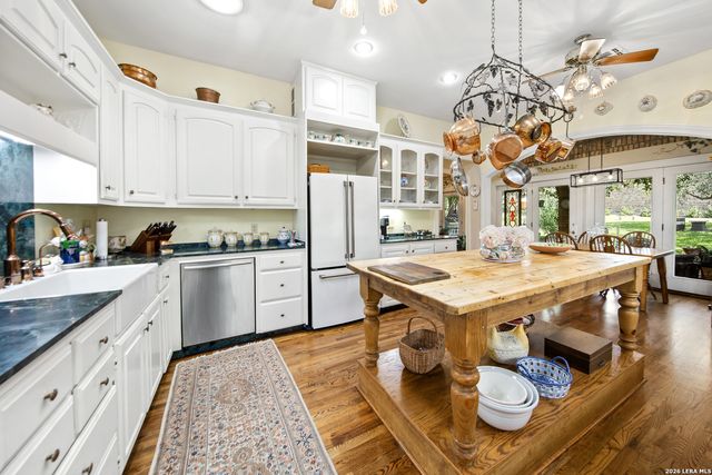 2 Rugby Lane, San Antonio, TX 78257