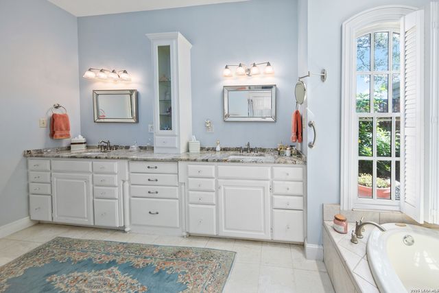 2 Rugby Lane, San Antonio, TX 78257