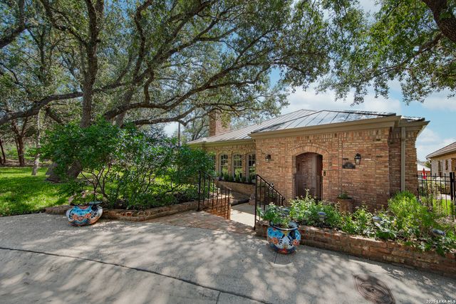 2 Rugby Lane, San Antonio, TX 78257