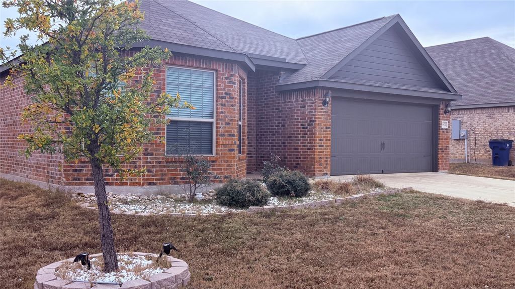 1601 Conley Lane, Crowley, TX 76036