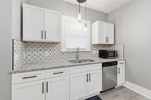 128 BLANCO RD, San Antonio, TX 78212