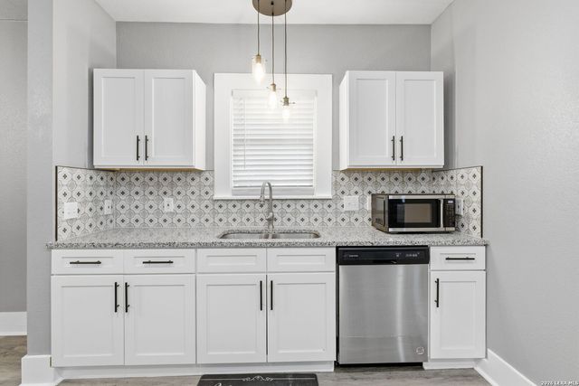 128 BLANCO RD, San Antonio, TX 78212