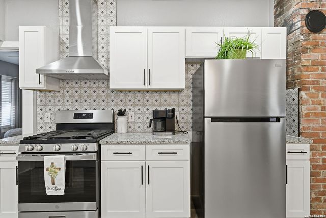 128 BLANCO RD, San Antonio, TX 78212