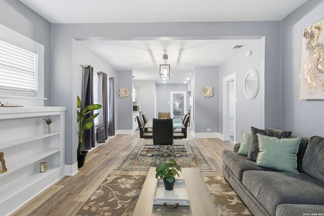 128 BLANCO RD, San Antonio, TX 78212