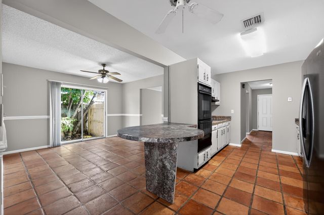 748 Place Chateau, Delray Beach, FL 33445