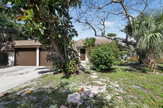 748 Place Chateau, Delray Beach, FL 33445