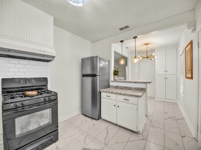 7521 Pawnee Trail, Lake Worth, TX 76135