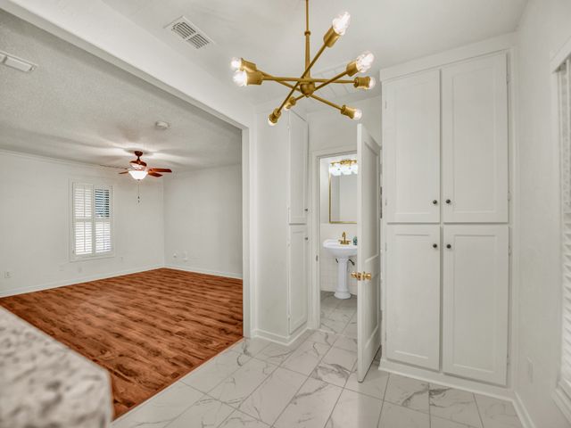7521 Pawnee Trail, Lake Worth, TX 76135