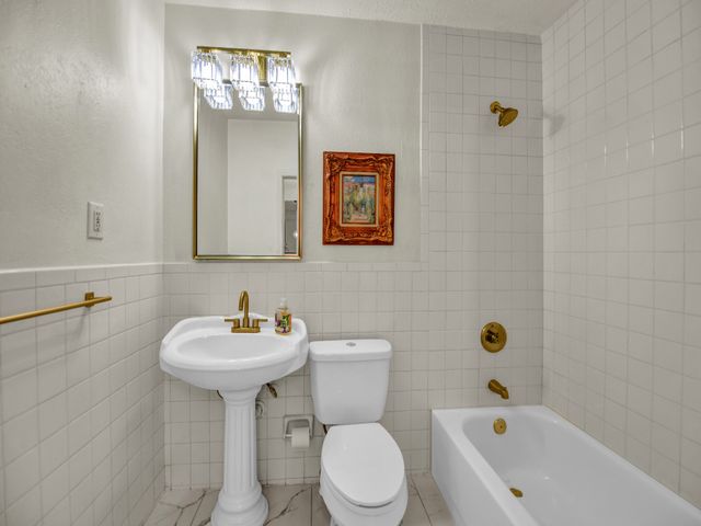7521 Pawnee Trail, Lake Worth, TX 76135