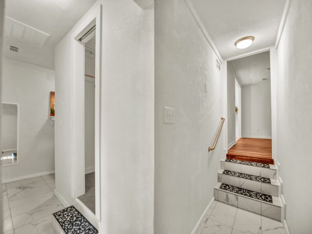 7521 Pawnee Trail, Lake Worth, TX 76135