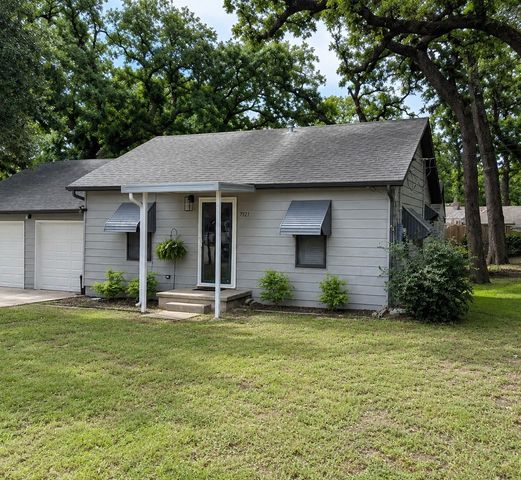 7521 Pawnee Trail, Lake Worth, TX 76135
