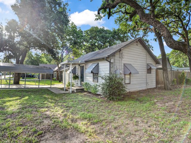 7521 Pawnee Trail, Lake Worth, TX 76135
