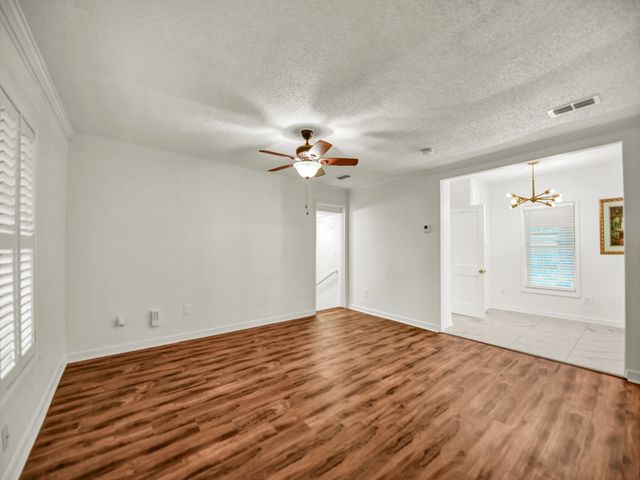7521 Pawnee Trail, Lake Worth, TX 76135