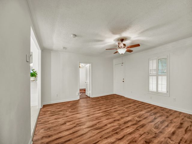 7521 Pawnee Trail, Lake Worth, TX 76135