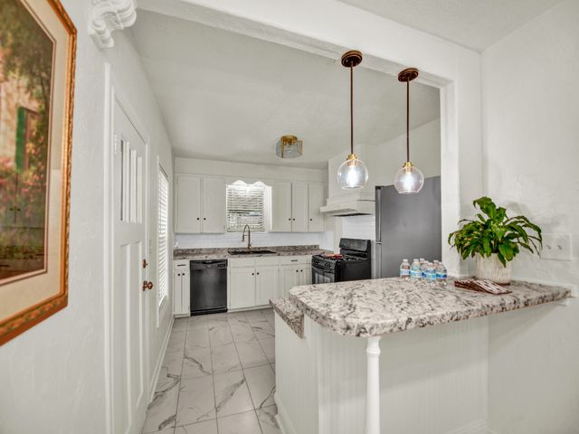 7521 Pawnee Trail, Lake Worth, TX 76135