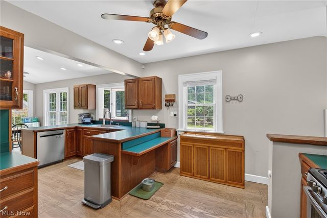 8465 Usher Road, Olmsted Falls, OH 44138