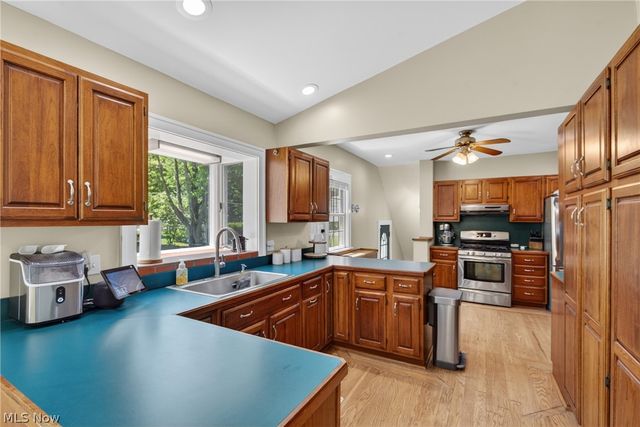 8465 Usher Road, Olmsted Falls, OH 44138