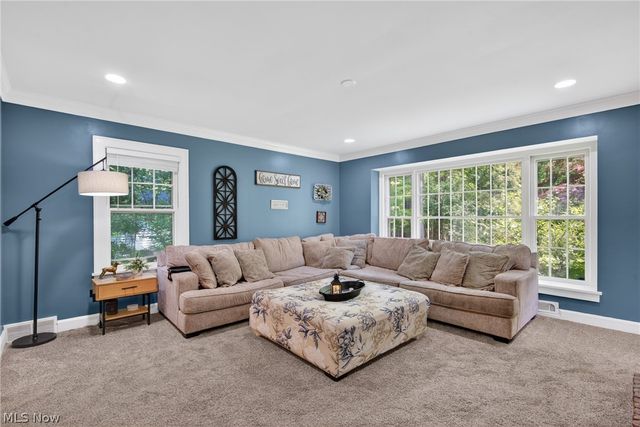 8465 Usher Road, Olmsted Falls, OH 44138