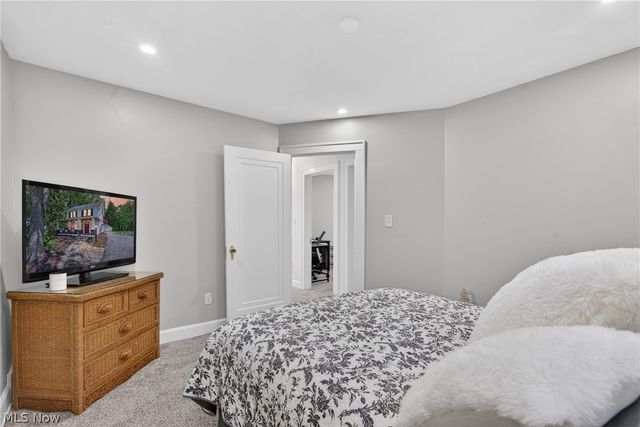 8465 Usher Road, Olmsted Falls, OH 44138