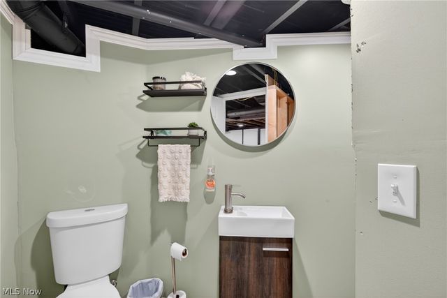 8465 Usher Road, Olmsted Falls, OH 44138