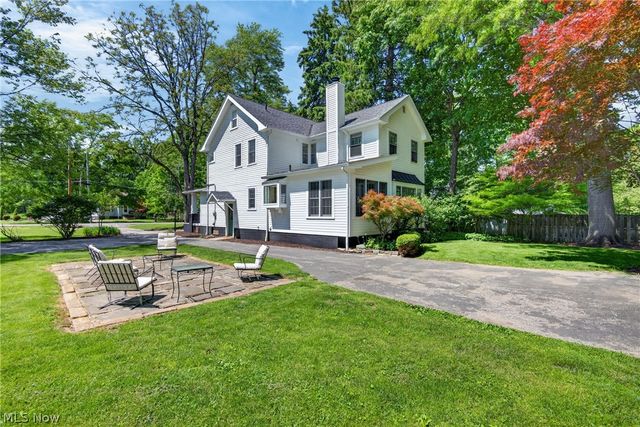 8465 Usher Road, Olmsted Falls, OH 44138