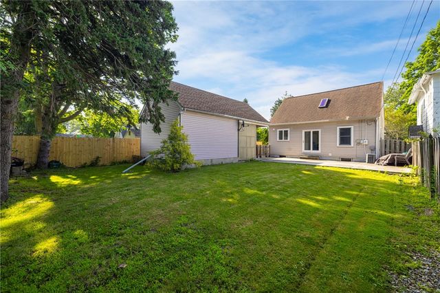 910 Whitlock Road, Irondequoit, NY 14609