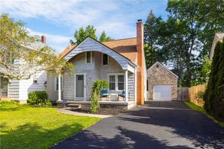 910 Whitlock Road, Irondequoit, NY 14609