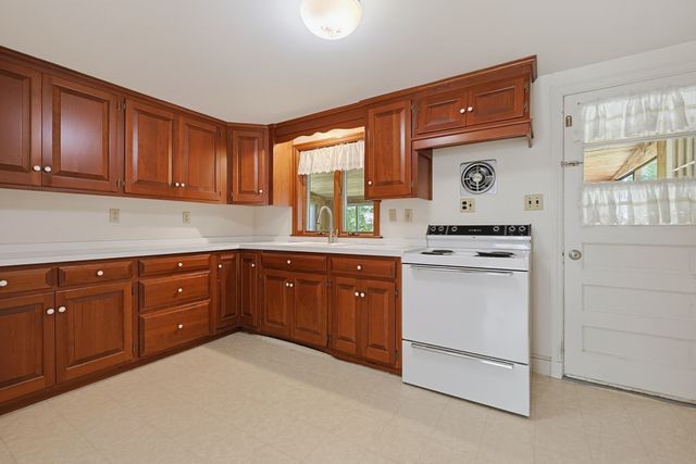 129 Boardman St, Norfolk, MA 02056