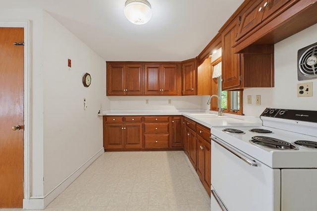 129 Boardman St, Norfolk, MA 02056