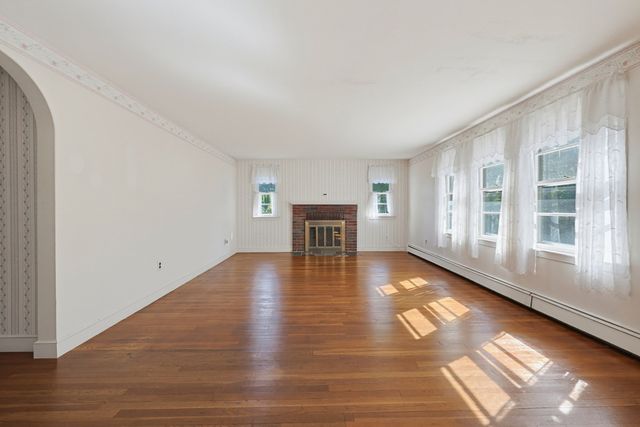 129 Boardman St, Norfolk, MA 02056