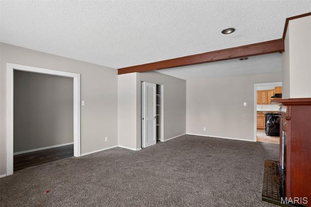 912 Cheri Heights Court, St Louis, MO 63135
