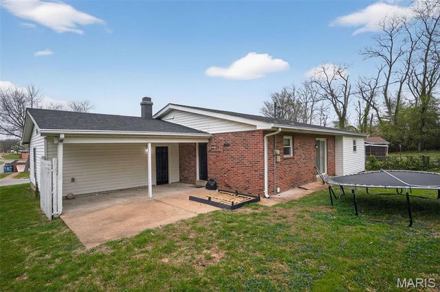 912 Cheri Heights Court, St Louis, MO 63135