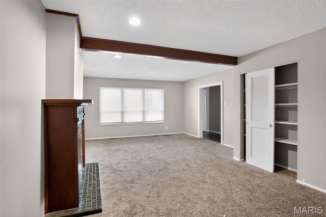 912 Cheri Heights Court, St Louis, MO 63135