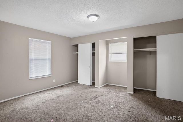 912 Cheri Heights Court, St Louis, MO 63135