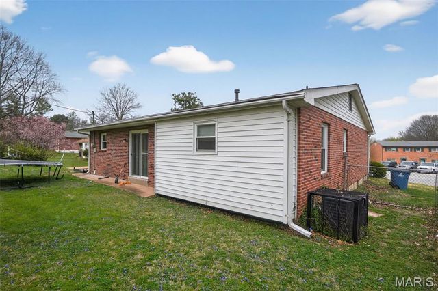 912 Cheri Heights Court, St Louis, MO 63135